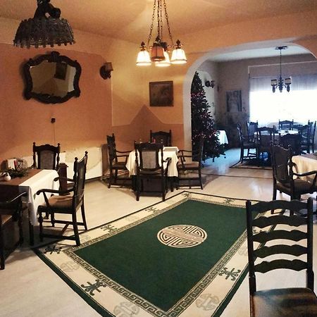 Târgu-Mureş Vila Monica Bed & Breakfast エクステリア 写真